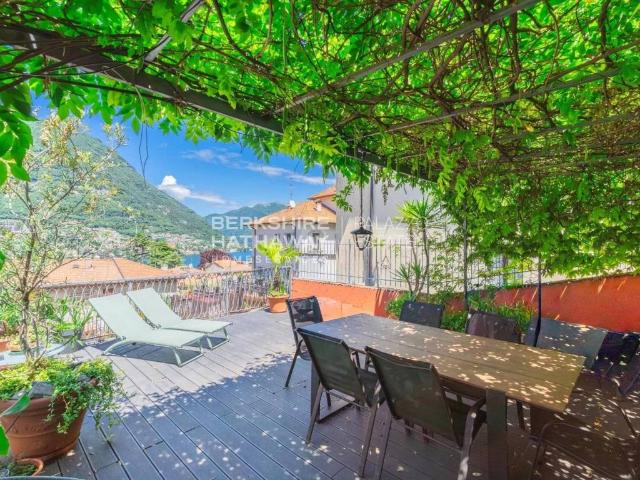 Casa indipendente in vendita a Torno CO