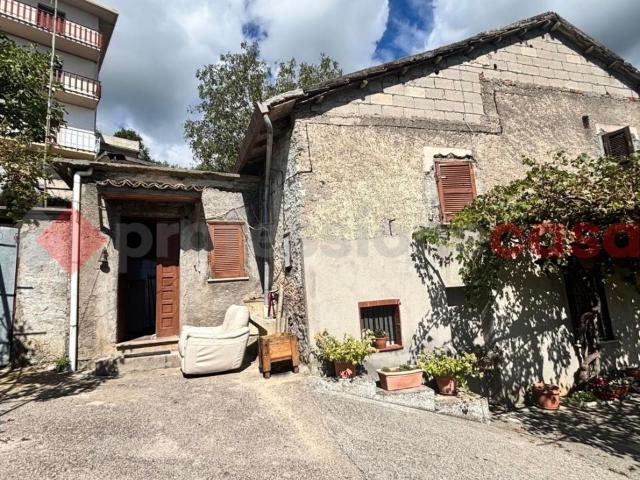 Casa indipendente in vendita a Torre Cajetani