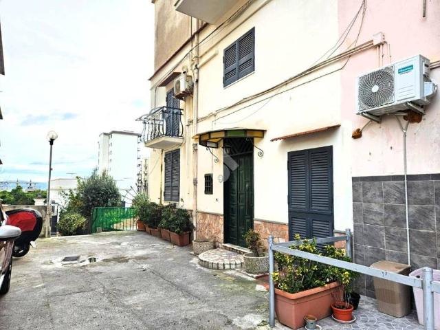 Casa indipendente in vendita a Torre Annunziata NA