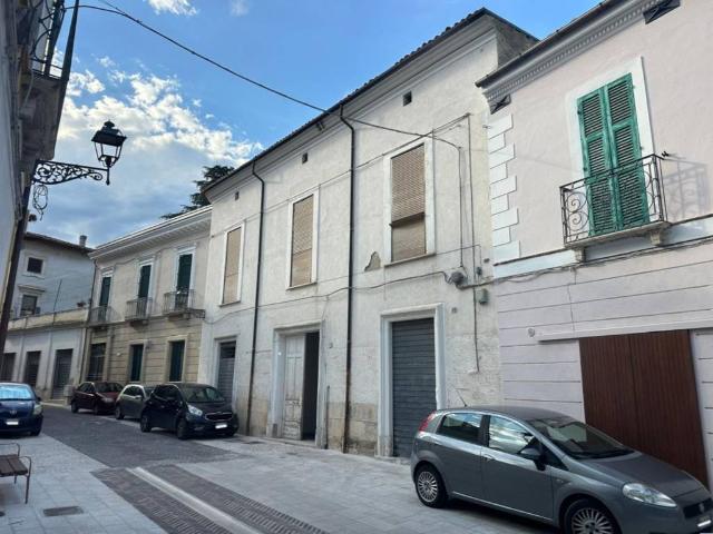 Casa indipendente in vendita a Torre de' Passeri PE