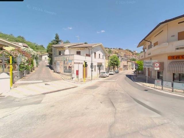 Casa indipendente in vendita a Torre de' Passeri PE