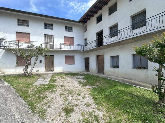 Casa indipendente in vendita a Torreano UD