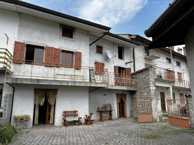 Casa indipendente in vendita a Torreano UD