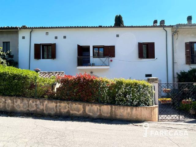 Casa indipendente in vendita a Torricella Sicura TE
