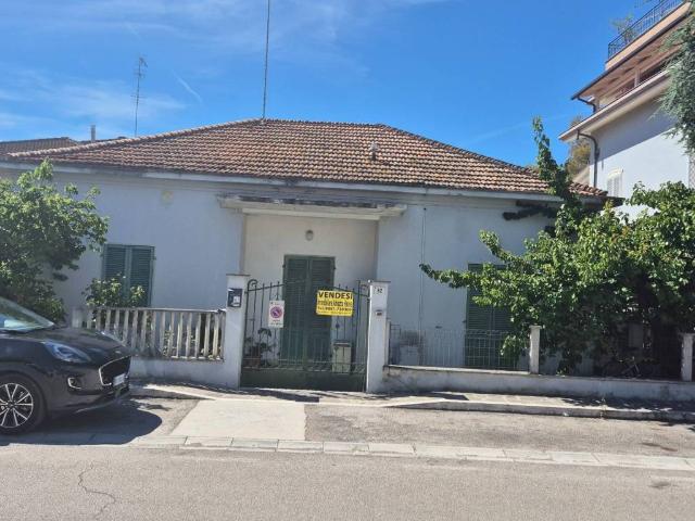 Casa indipendente in vendita a Tortoreto TE