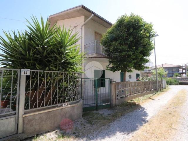 Casa indipendente in vendita a Tortoreto TE
