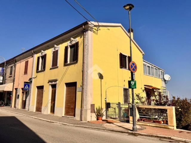 Casa indipendente in vendita a Tavoleto PU