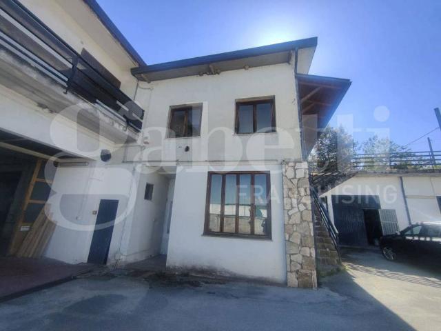 Casa indipendente in vendita a Tagliacozzo AQ