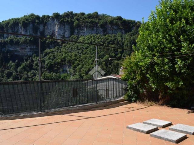 Casa indipendente in vendita a Tagliacozzo AQ