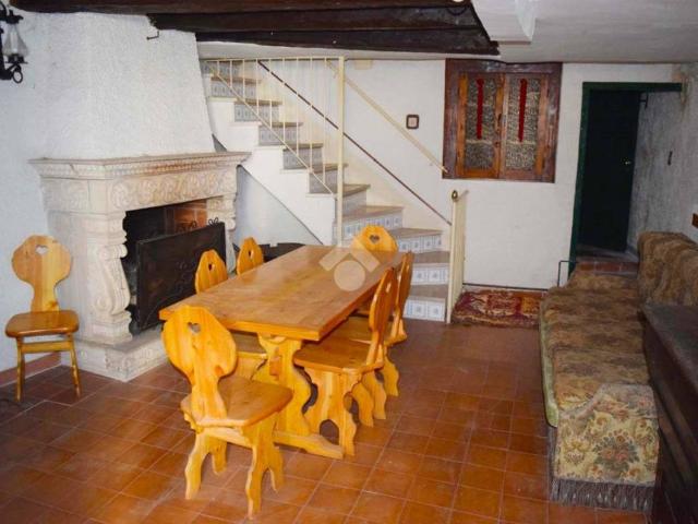 Casa indipendente in vendita a Tagliacozzo AQ