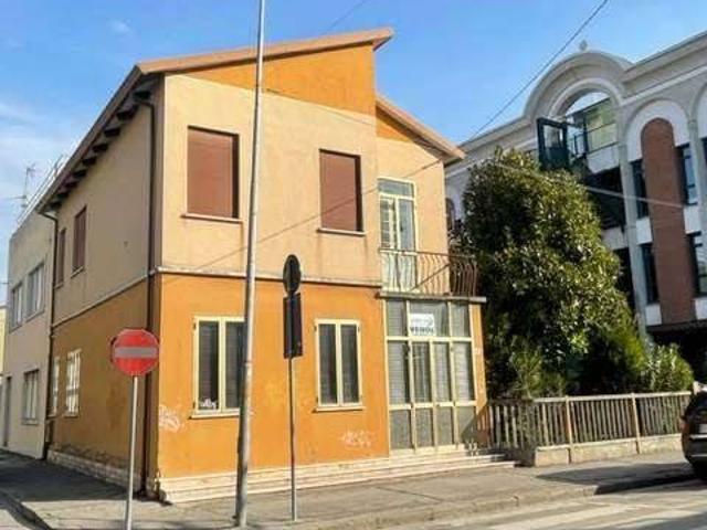 Casa indipendente in vendita a Taglio di Po RO
