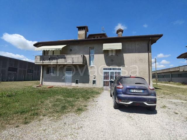Casa indipendente in vendita a Taglio di Po via dell'Industria