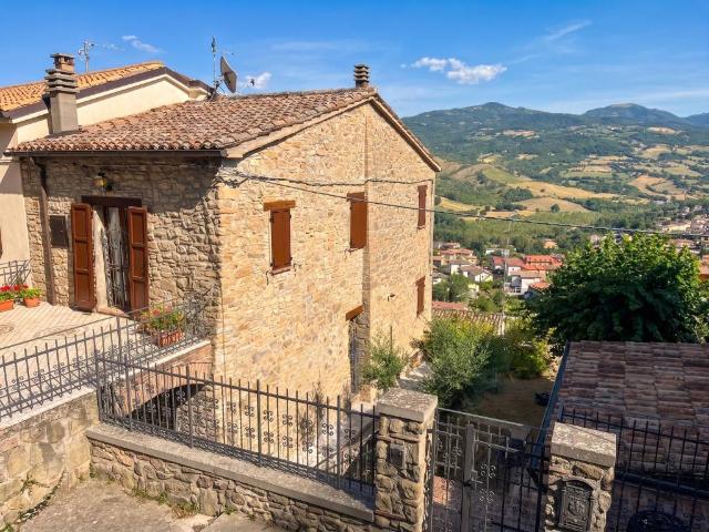 Casa indipendente in vendita a Talamello RN
