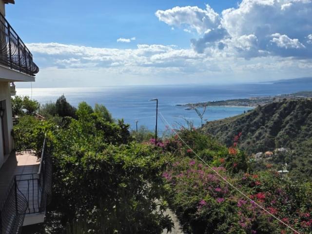 Casa indipendente in vendita a Taormina