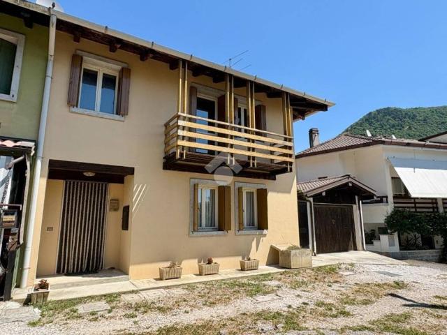 Casa indipendente in vendita a Tarcento UD
