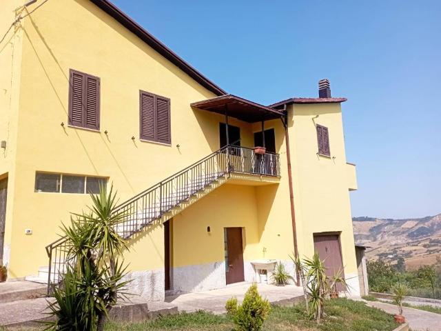Casa indipendente in vendita a Teramo TE