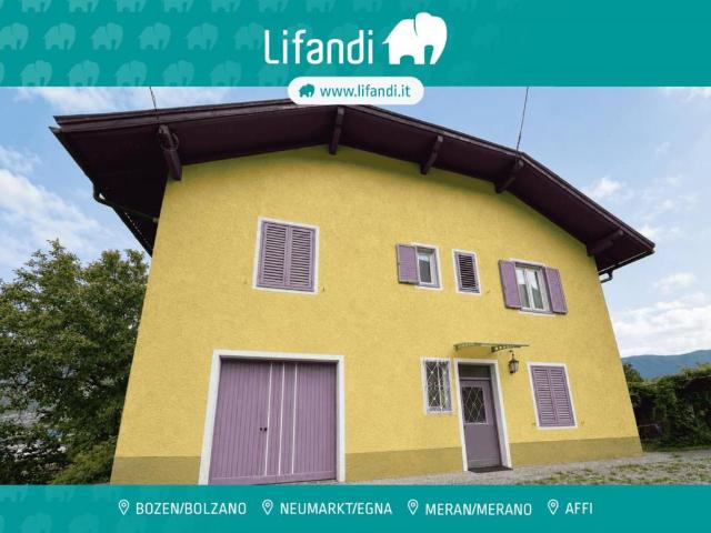 Casa indipendente in vendita a Termeno sulla Strada del Vino BZ