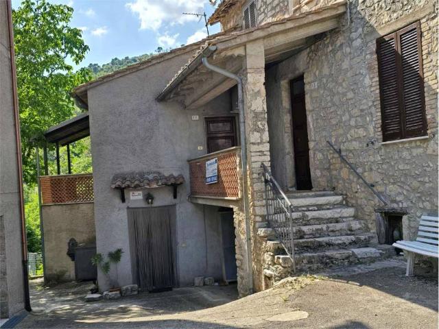 Casa indipendente in vendita a Terni TR