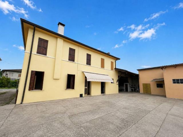 Casa indipendente in vendita a Terrazzo VR