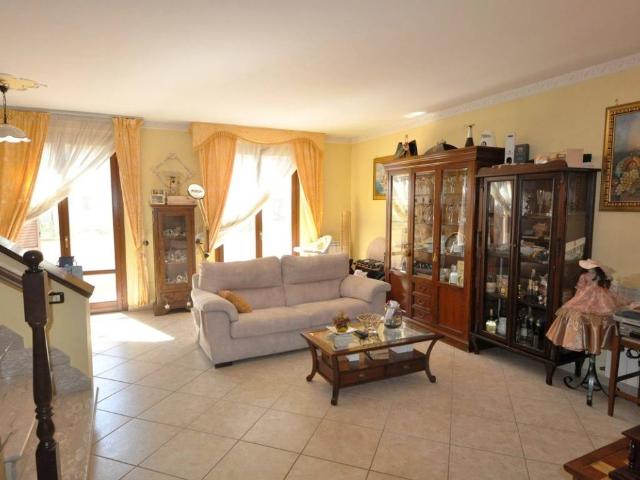 Casa indipendente in vendita a Terranuova Bracciolini AR