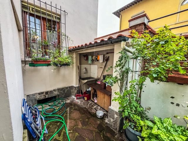 CASA INDIPENDENTE in VENDITA a TERRANUOVA BRACCIOLINI CENTRO di 5 vani
