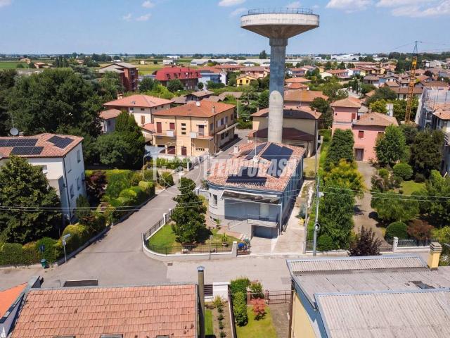 Casa indipendente in vendita a Terre del Reno FE