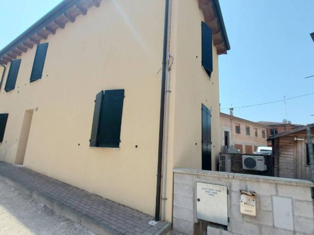 Casa indipendente in vendita a Terre del Reno FE