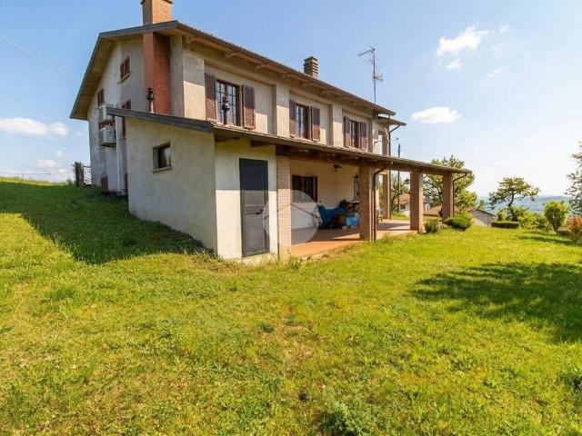 Casa indipendente in vendita a Tizzano Val Parma PR