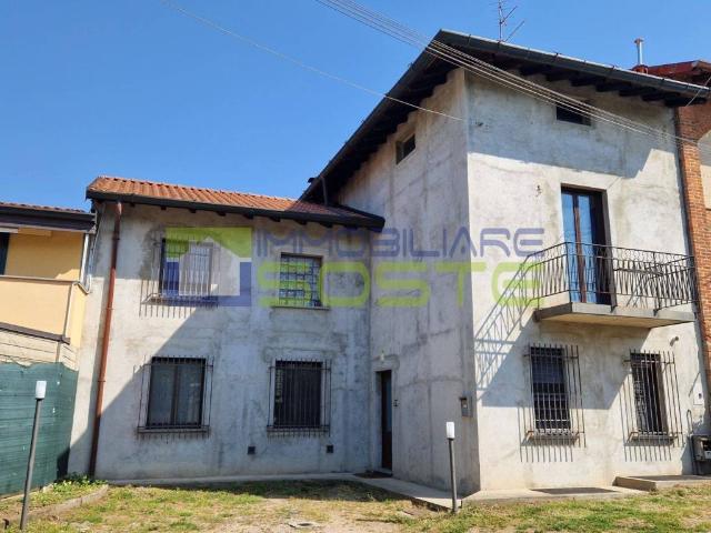 Casa indipendente in vendita a Tradate VA