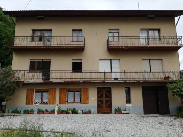 Casa indipendente in vendita a Trasaghis UD