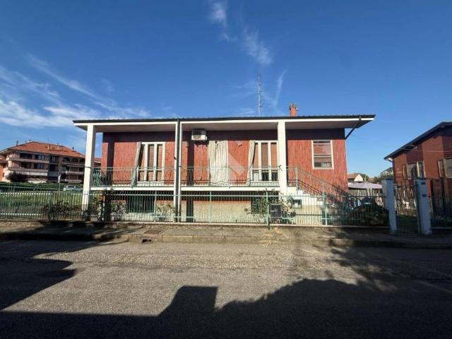 Casa indipendente in vendita a Trecate via Parazzolo, 48