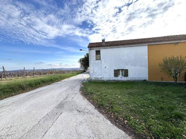 Casa indipendente in vendita a Trecastelli AN
