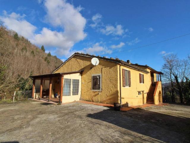 Casa indipendente in vendita a Tredozio FC