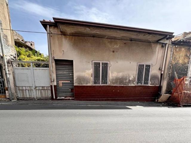 Casa indipendente in vendita a Tremestieri Etneo CT