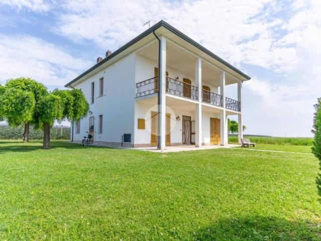 Casa indipendente in vendita a Tresignana via Codiferro Alto, 25