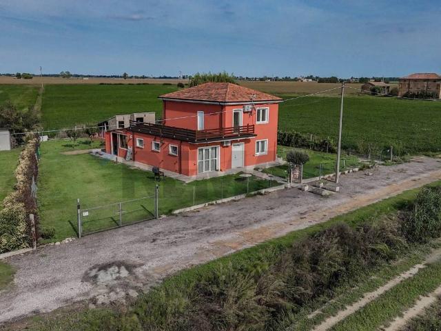 Casa indipendente in vendita a Tresignana FE