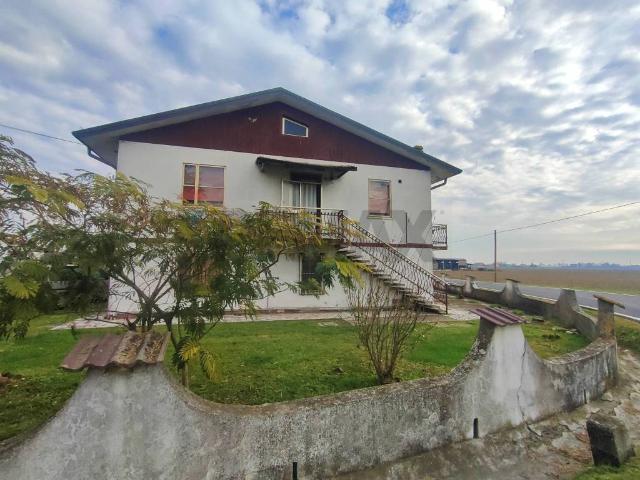 Casa indipendente in vendita a Tresignana FE