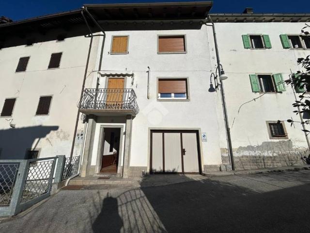 Casa indipendente in vendita a Treppo Ligosullo UD