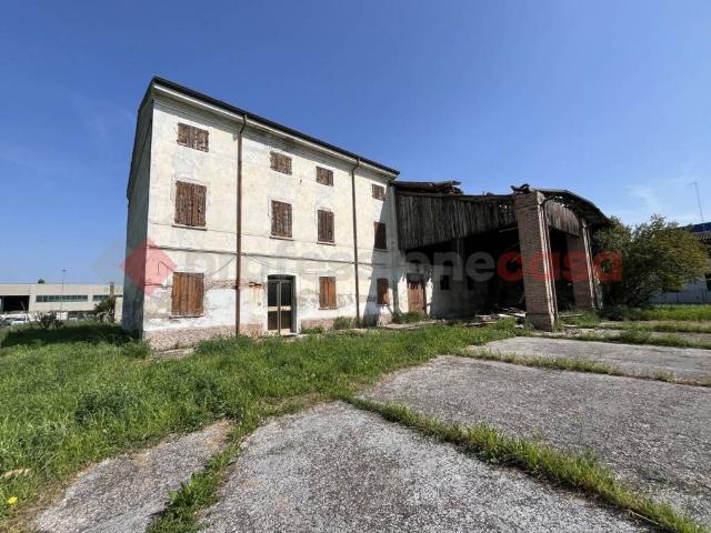 Casa indipendente in vendita a Trevenzuolo strada San Pierino