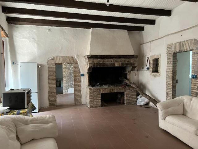 Casa indipendente in vendita a Trevi