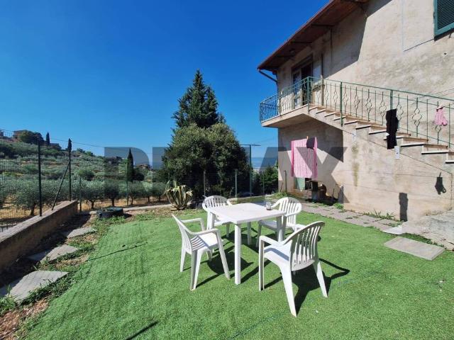 Casa indipendente in vendita a Trevi, Santa Maria In Valle