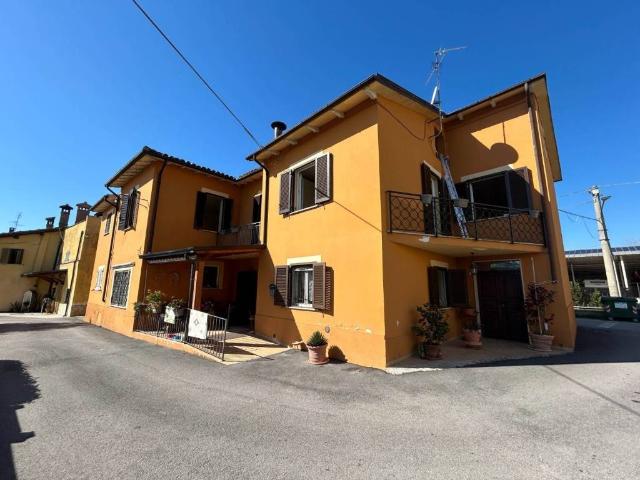Casa indipendente in vendita a Trevi PG
