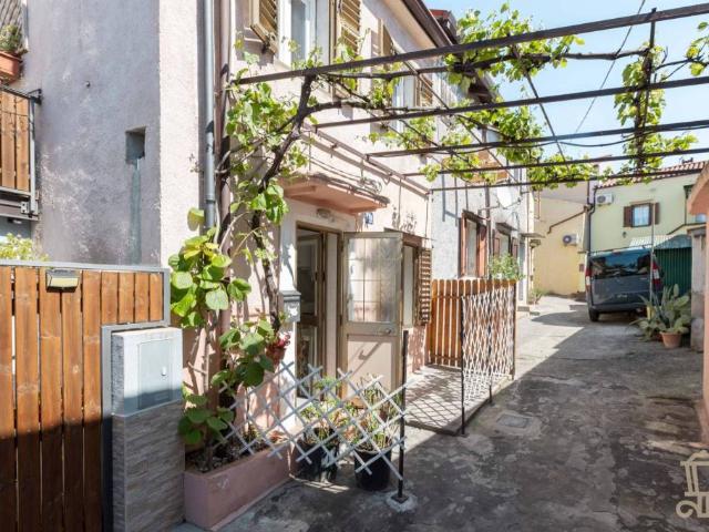 Casa indipendente in vendita a Trieste, Baiamonti Valmaura