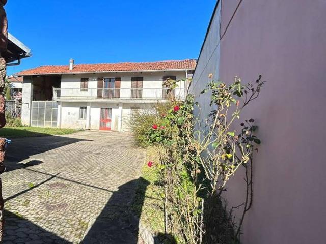 Casa indipendente in vendita a Trofarello