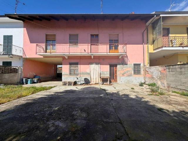 Casa indipendente in vendita a Tronzano Vercellese VC