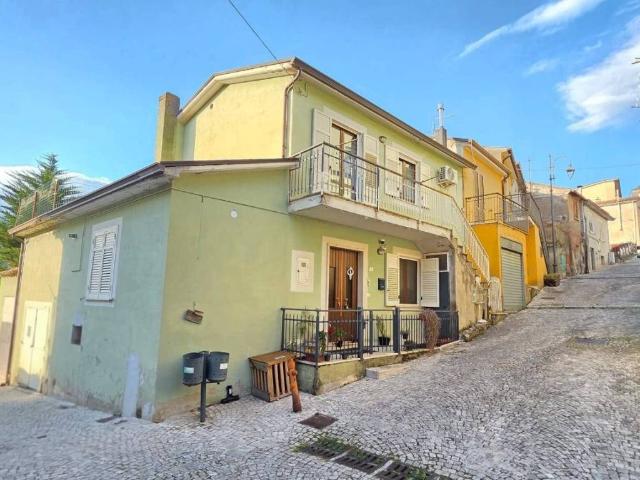 Casa indipendente in vendita a Tufo AV