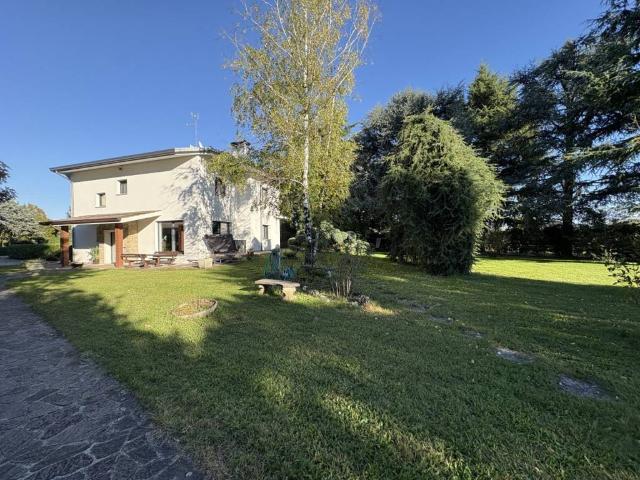 Casa indipendente in vendita a Udine UD