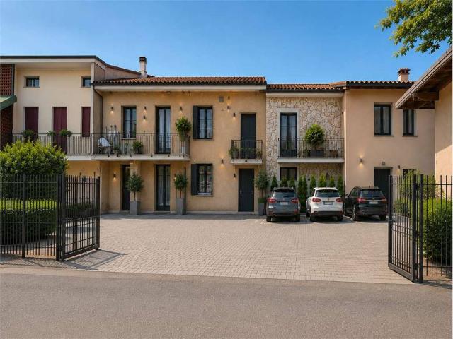 Casa indipendente in vendita a Urago d'Oglio BS