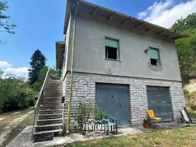 Casa indipendente in vendita a Urbino PU