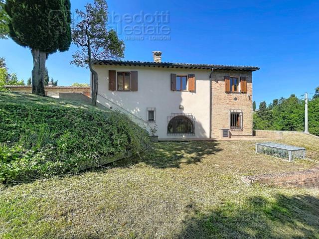 Casa Indipendente in vendita a Urbino, Villa Croce